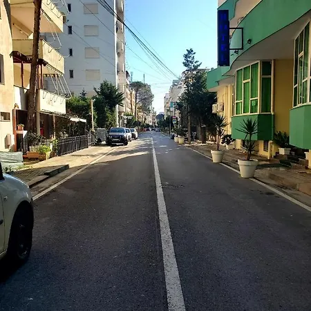 Roni 公寓 *