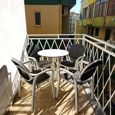 Roni * Durrës